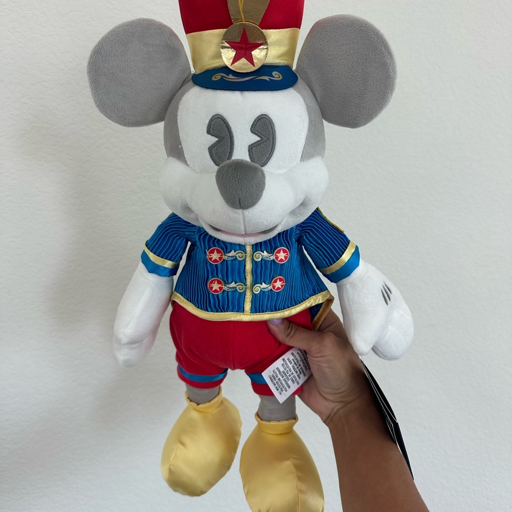 Disney Main Attraction Mickey Mouse Limited Edition